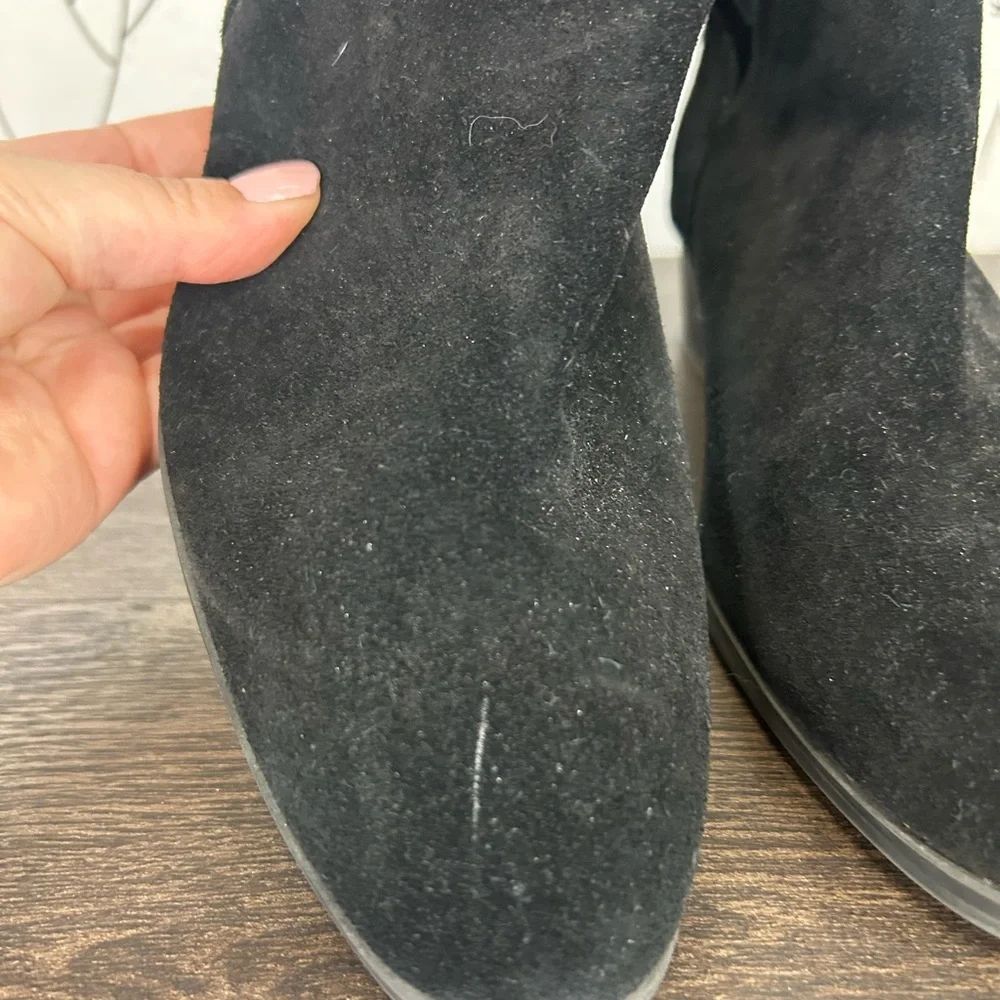 Aerosoles Crosswalk Suede Booties